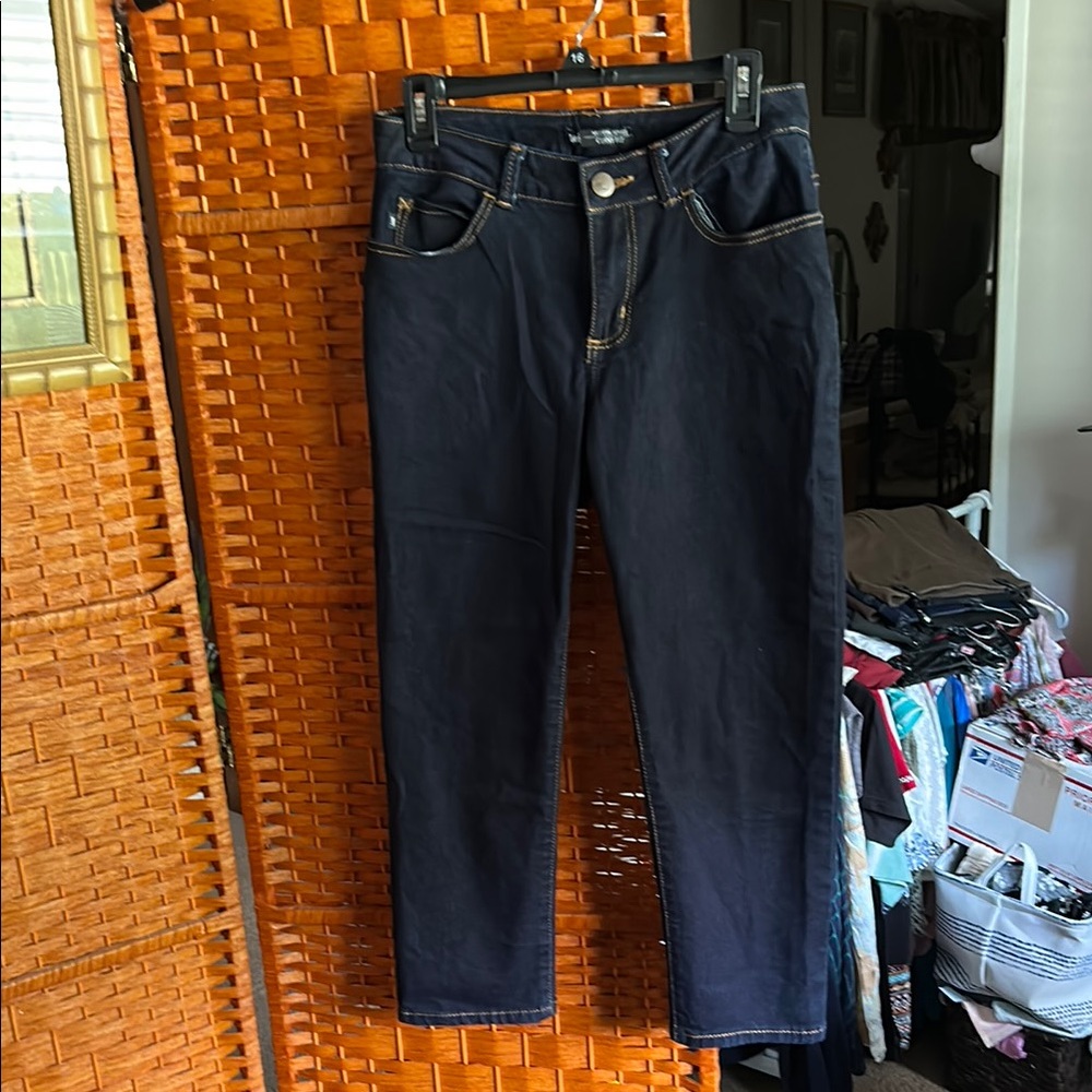 Women’s Lee.